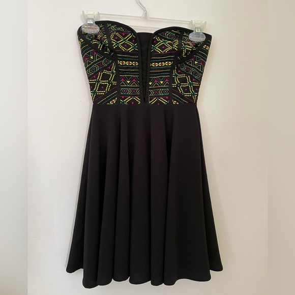 Tribal Crinkle Knit Belted Midi Dress main image 1